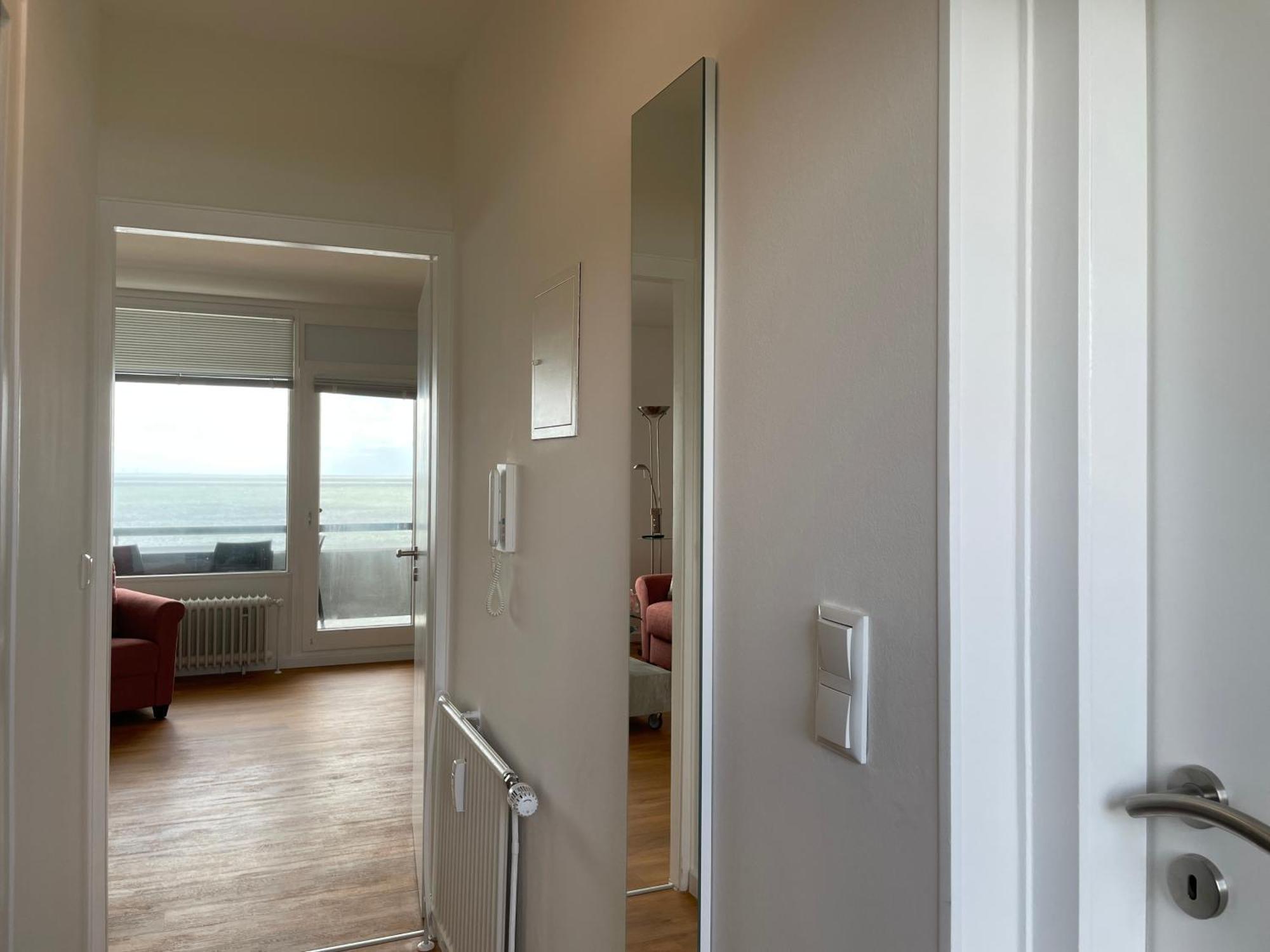 Apartment Irma 28, Sandwall